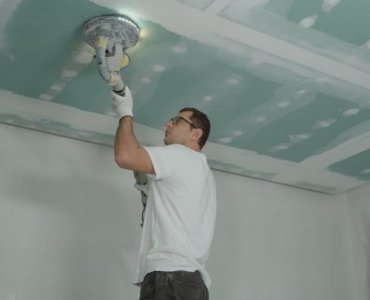 Błyskawiczne odświeżenie sufitu bez gładzi: sprawdzone patenty na weekend bez kurzu