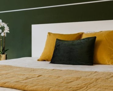 Sypialnia jak z pięciogwiazdkowego hotelu: 9 prostych zmian, które zrobią efekt wow