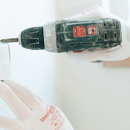Strategiczne rozmieszczenie włączników: jak zaplanować wygodne sterowanie oświetleniem w całym domu